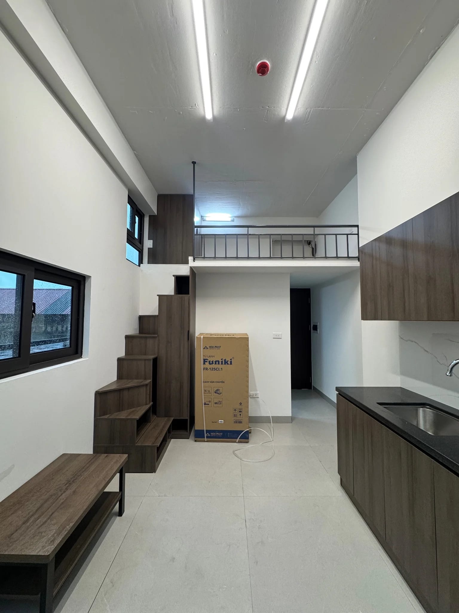 Studio gác lửng hiện đại mới tinh Tô Hiến Thành